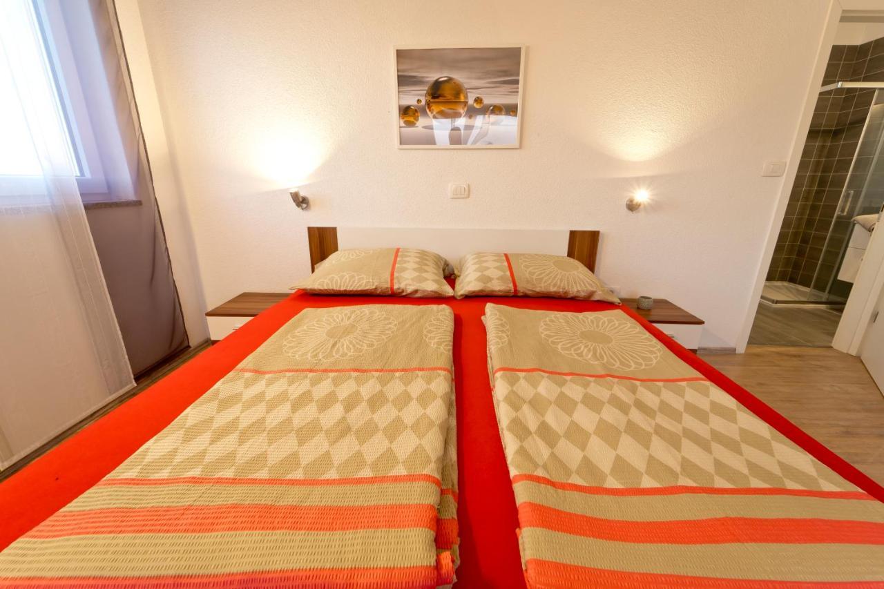 Villa Luka With Private Pool Near *