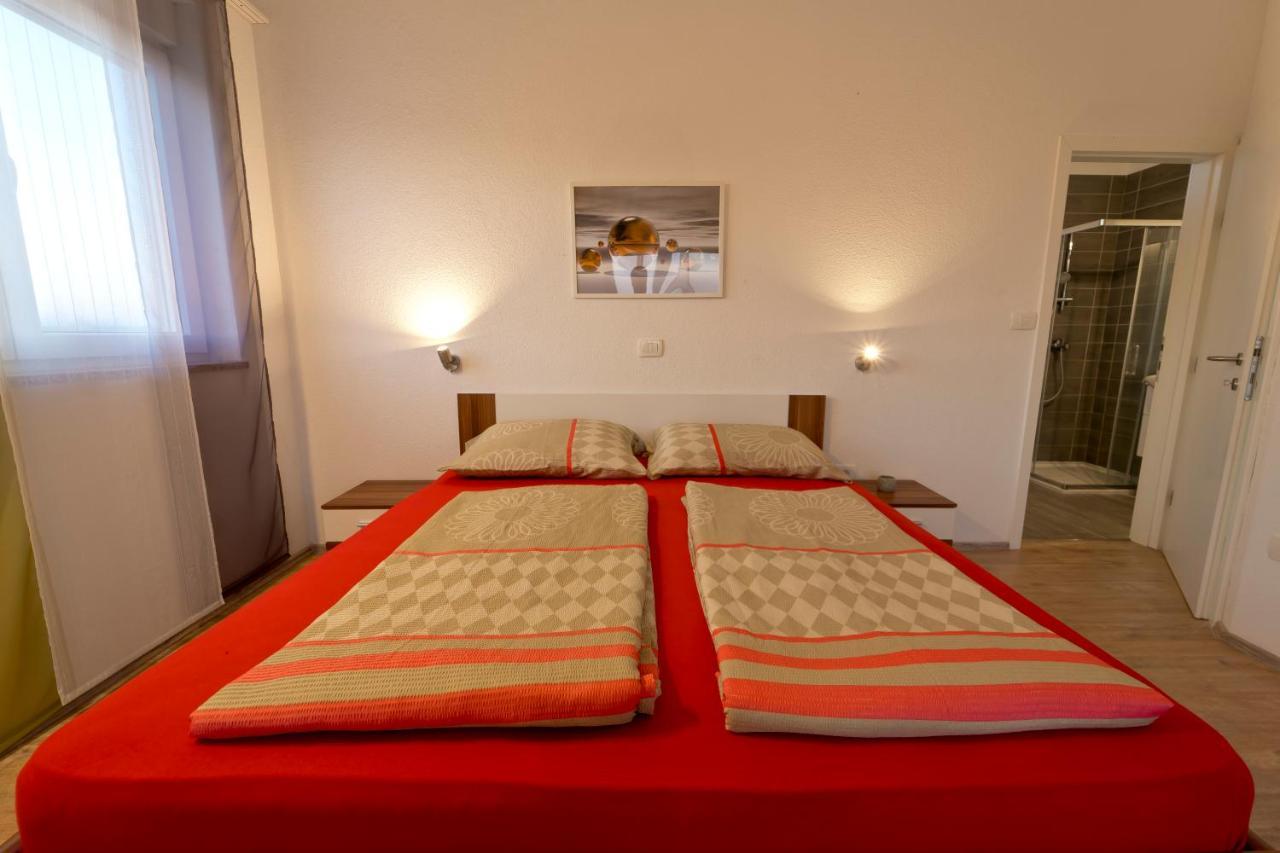 Villa Luka With Private Pool Near *