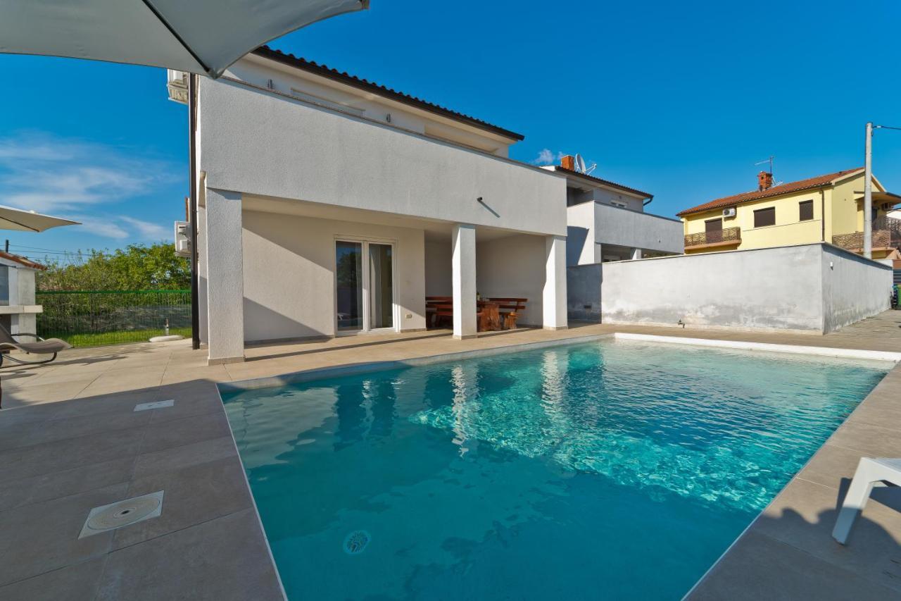 Luka With Private Pool Near Villa
